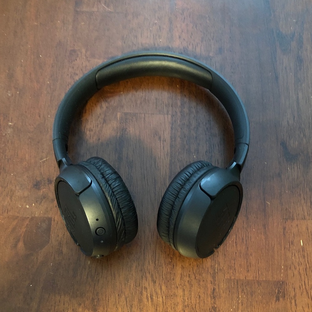 🥧🔥 JBL Matte Black On-Ear Headphones